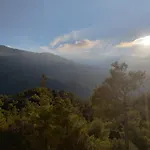 Anastasi Tiny Homes- Mountain Views, Garden & Terrace, Pet Friendly *