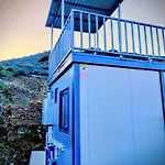 Anastasi Tiny Homes- Mountain Views, Garden & Terrace, Pet Friendly Деревянный коттедж