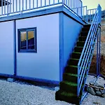 Деревянный коттедж Anastasi Tiny Homes- Mountain Views, Garden & Terrace, Pet Friendly