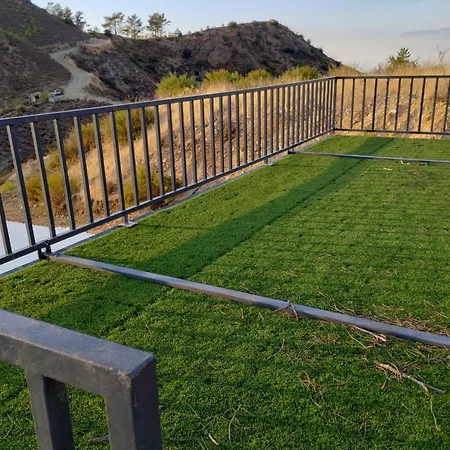 Anastasi Tiny Homes- Mountain Views, Garden & Terrace, Pet Friendly ロッジ *