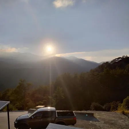 Anastasi Tiny Homes- Mountain Views, Garden & Terrace, Pet Friendly *