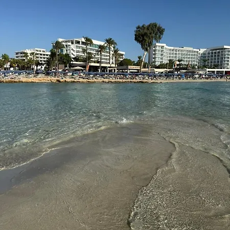 Alojamento de Turismo Selvagem Anastasi Tiny Homes- Mountain Views, Garden & Terrace, Pet Friendly Kakopetria