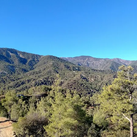 Anastasi Tiny Homes- Mountain Views, Garden & Terrace, Pet Friendly Kakopetria