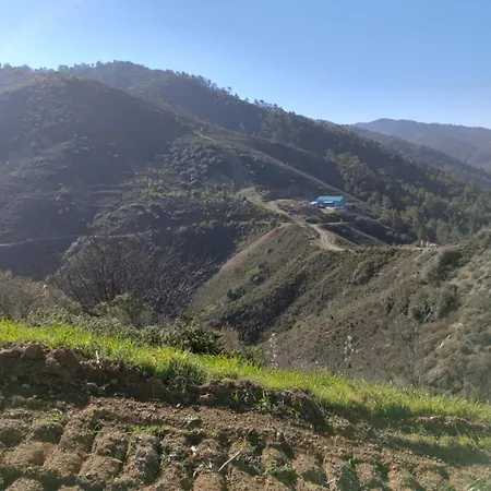 Gerendaház Anastasi Tiny Homes- Mountain Views, Garden & Terrace, Pet Friendly
