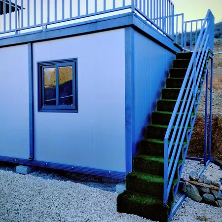 ロッジ Anastasi Tiny Homes- Mountain Views, Garden & Terrace, Pet Friendly