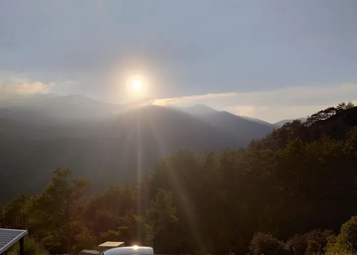 Anastasi Tiny Homes- Mountain Views, Garden & Terrace, Pet Friendly *