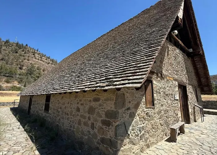 Anastasi Tiny Homes- Mountain Views, Garden & Terrace, Pet Friendly Alojamento de Turismo Selvagem