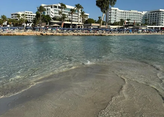 Lodge Anastasi Tiny Homes- Mountain Views, Garden & Terrace, Pet Friendly Kakopetria