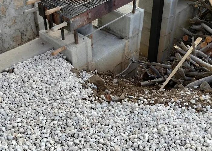 Lodge Anastasi Tiny Homes- Mountain Views, Garden & Terrace, Pet Friendly Kakopetria