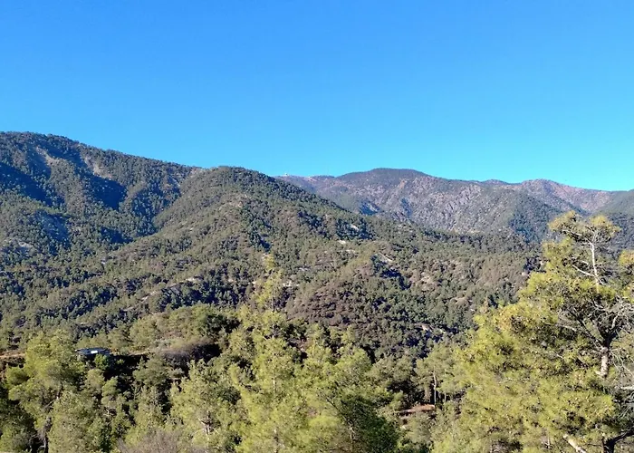 Anastasi Tiny Homes- Mountain Views, Garden & Terrace, Pet Friendly Kakopetria